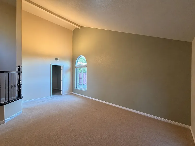 742 Rambleton Dr — Photo 6