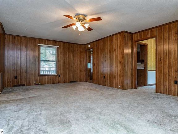 4th image of 104 Fredericksburg Dr