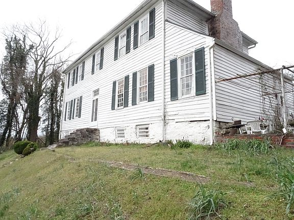 2nd image of 501 Melchers Dr