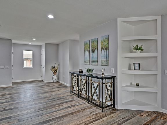 4th image of 9415 W Willowbrook Dr