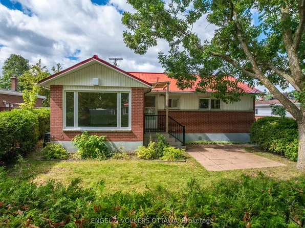 2034 Cornish St, Ottawa, ON K1G 2R8