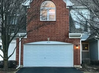 1677 W Ethans Glen Dr, Palatine, IL 60067