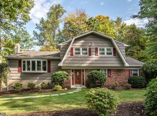 96 Choctaw Trl, Ringwood, NJ 07456