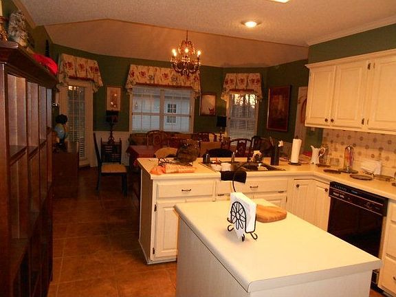 4th image of 218 Rivertrace Dr