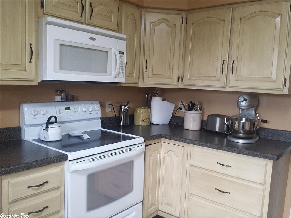 2nd image of 1308 W Mueller