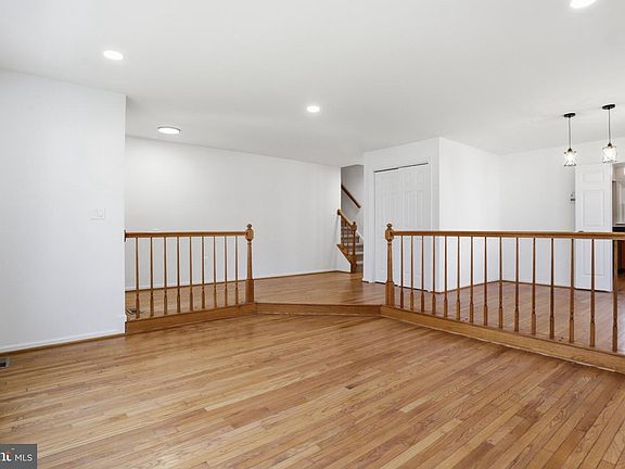 4th image of 1292 Browns Mill Ct