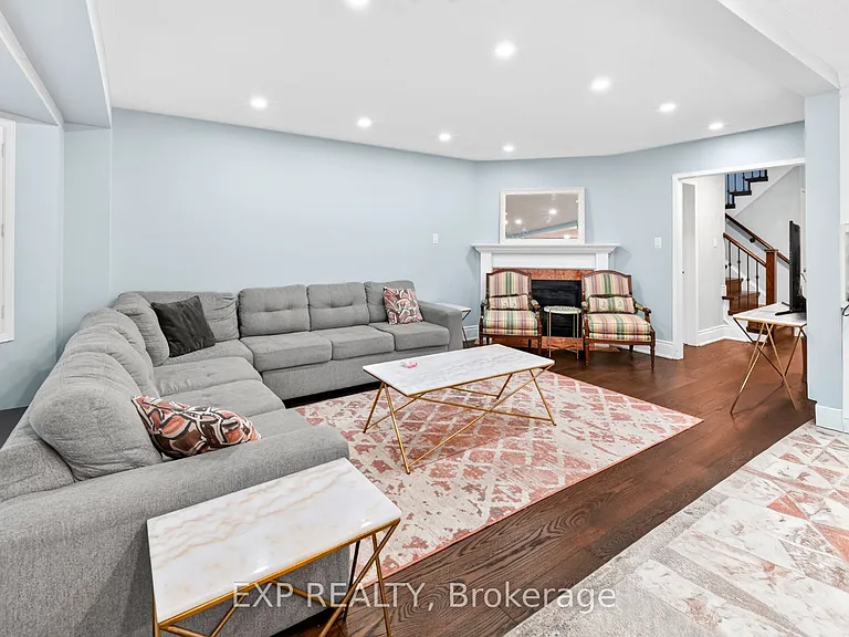 5896 Chorley Pl #UPPER — Photo 10