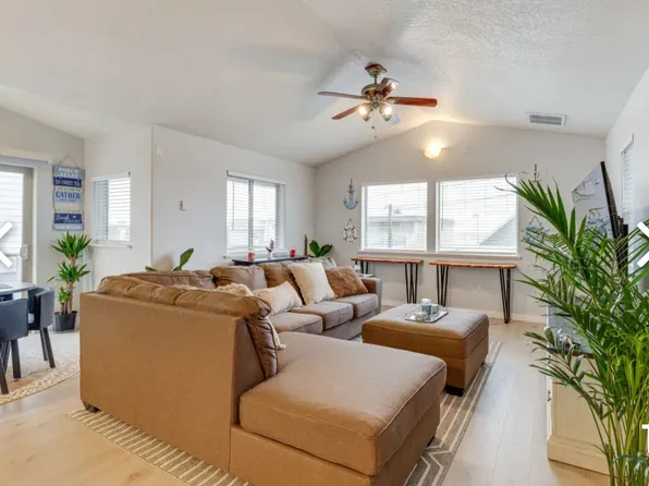 328 N Pacific St, Rockaway Beach, OR 97136