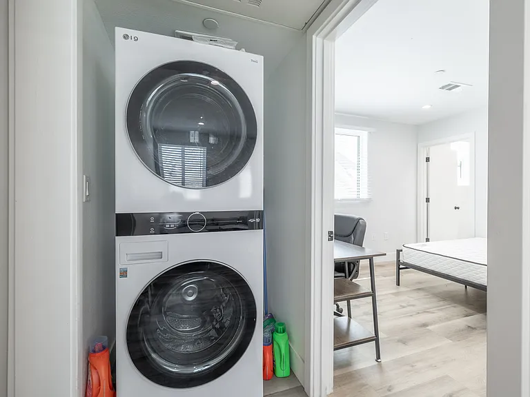1183 Rolland Curtis Pl #4 — Photo 4