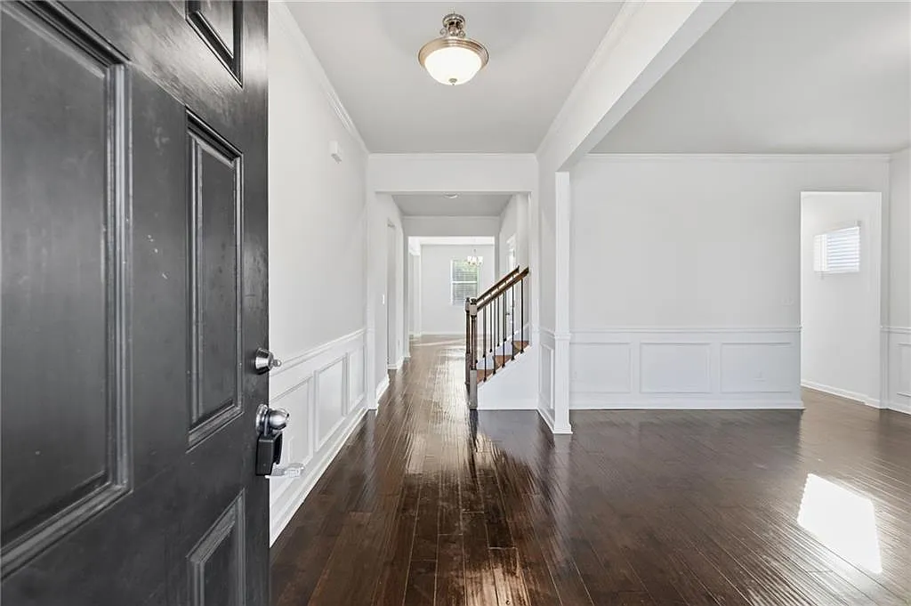 4 bed, 2.5 bath, 2855 sqft, $2,650 — Photo 3