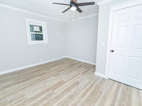 5th image of 180 Foster St