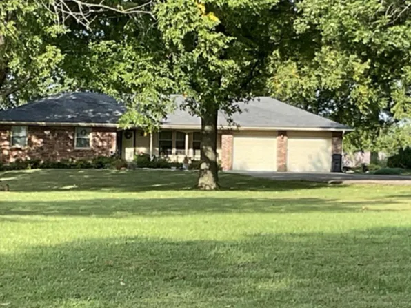 3421 NE Croco Rd, Topeka, KS 66617