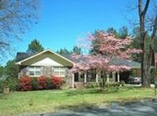 535 Valleyview Dr, Winder, GA 30680