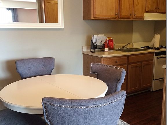 Large eat-in kitchen!