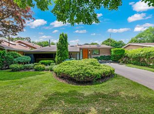 10 Oakley Blvd, Toronto, ON M1P3P2