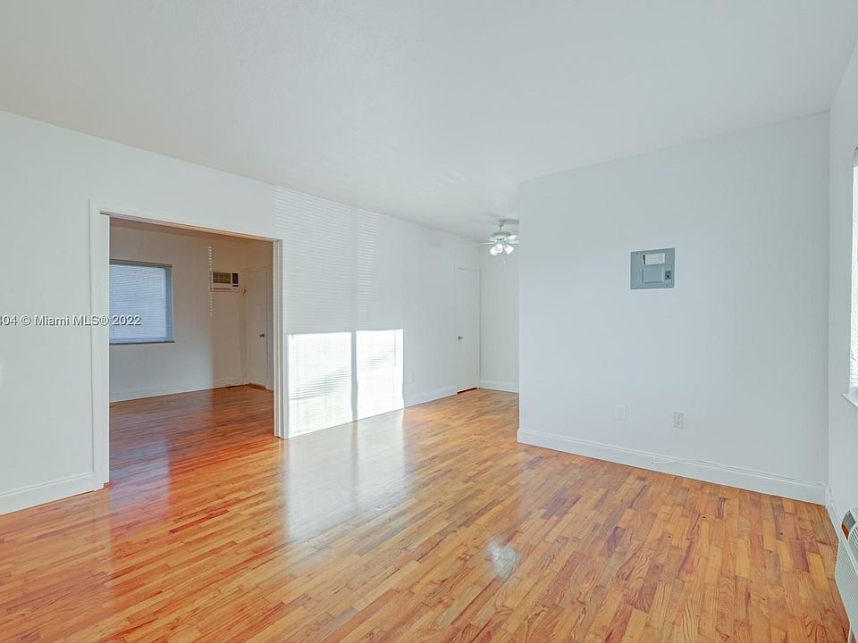 1st image of 212 Phoenetia Ave #3