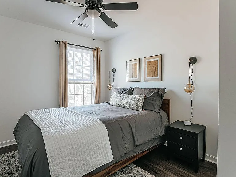 1511 Vine St — Photo 20