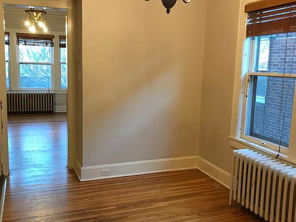 5th image of 2704 Blaisdell Ave S #201