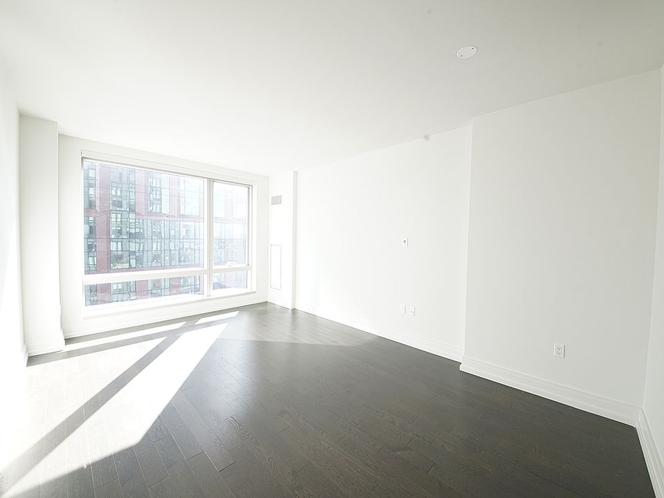 1st image of 555 10th Ave APT 16G