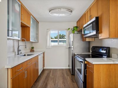 318 455th Cres, Oakland, CA, 94610