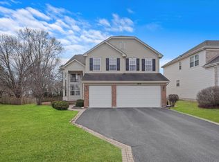 2879 Glenarye Dr, Lindenhurst, IL 60046