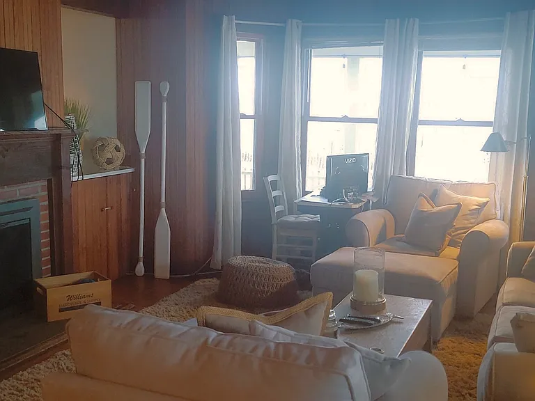 655 Fairfield Beach Rd — Photo 9