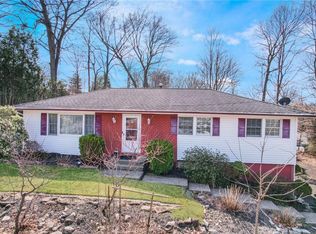 6 Steep Hill Rd, Nanuet, NY 10954