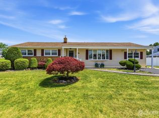 58 Richards Dr, Parlin, NJ 08859