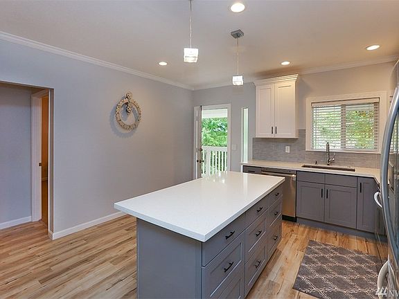 5th image of 14475 NE 40th St APT E201