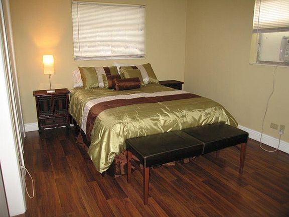 3rd image of 412 SE 9th St APT 1