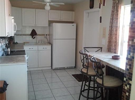 3rd image of 8221 SW 6th Ct