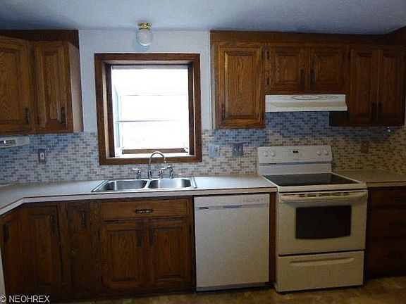 4th image of 22295 Jonathan Dr
