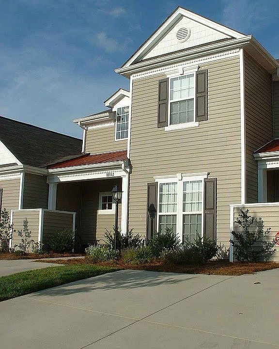 Front facade - 11141 Lions Mane Street