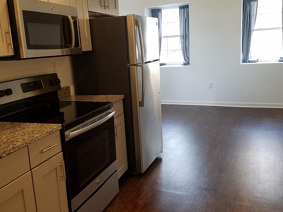 3rd image of 2231 Bryn Mawr Ave #1