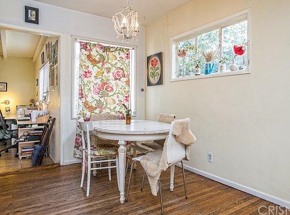 5th image of 7039 Encino Ave