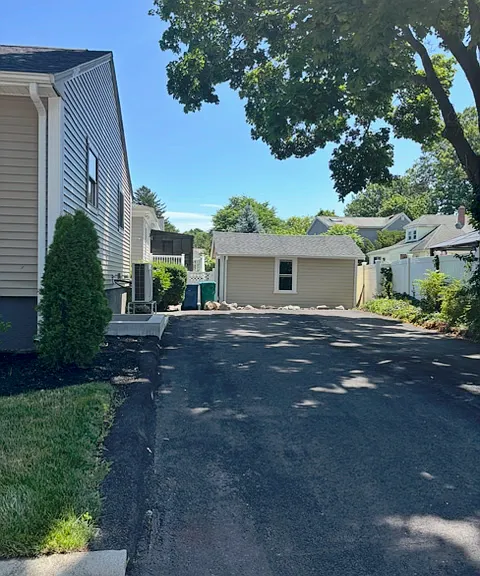 115 Bunker Hill Ln #1 — Photo 31