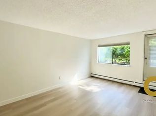 10662 151a St #1A, Surrey, BC V3R8T3