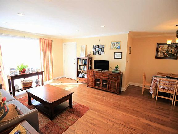 4th image of 9421 Bay Colony Dr APT 3E