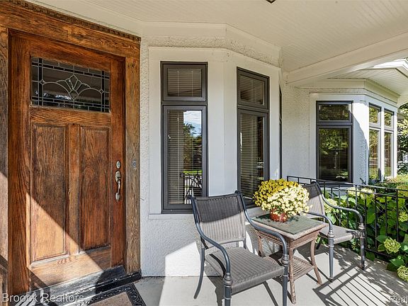 4th image of 18 Kenberton Dr