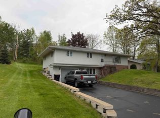 305 Sunset Dr, Deforest, WI 53532