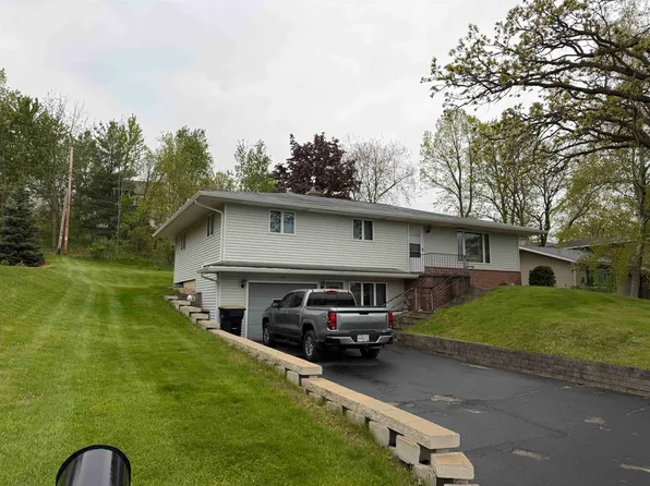 305 Sunset Dr, Deforest, WI 53532