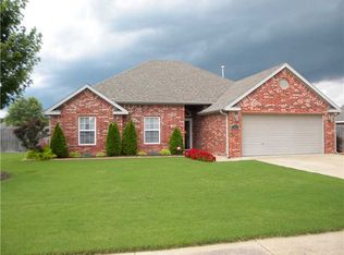 2115 Hidden Meadows St, Elkins, AR 72727