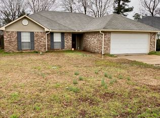303 Edgewater Branch Dr, Brandon, MS 39042