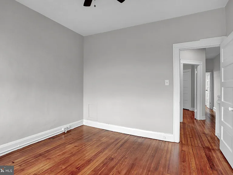 2853 Mayfield Ave — Photo 12