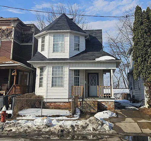 2424 Broadway St Photo 1