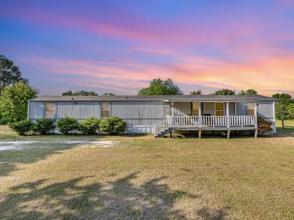 5517 Gilcrest Sands Dr, Hope Mills, NC 28348