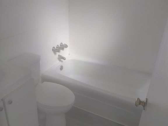 4th image of 1601-1609 Beloit Ave #30
