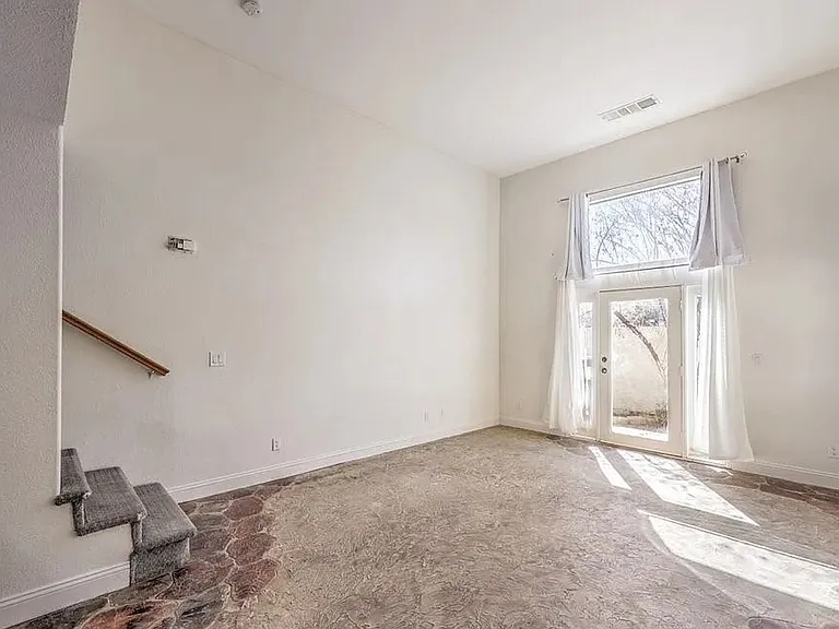 1425 Bow Creek Ct — Photo 23