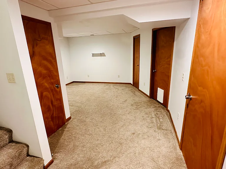 335 Sherwood Ave — Photo 14