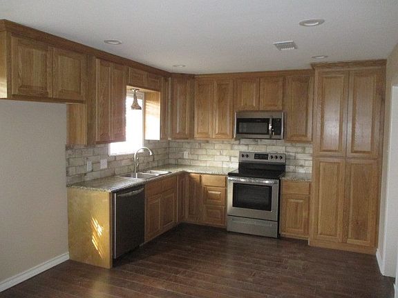 4th image of 3313 Westover Ter